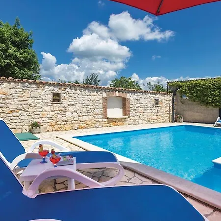 Holiday home Pet Friendly In Regulici With Wifi