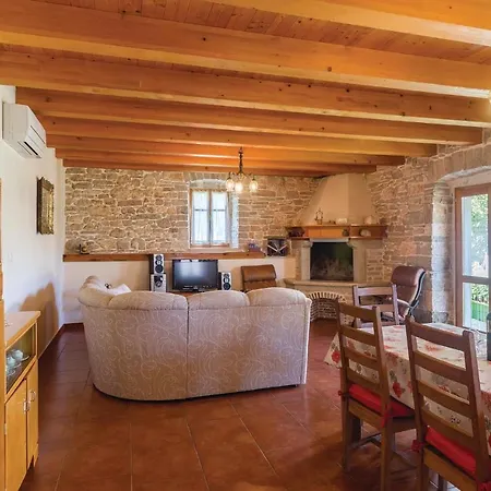 Three-bedroom In Regulici * Prnjani