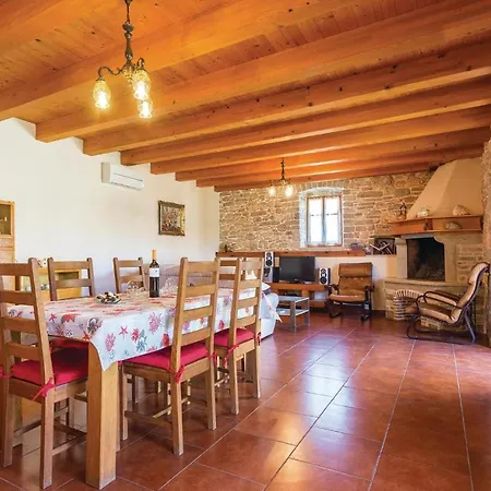 Three-bedroom In Regulici * Prnjani