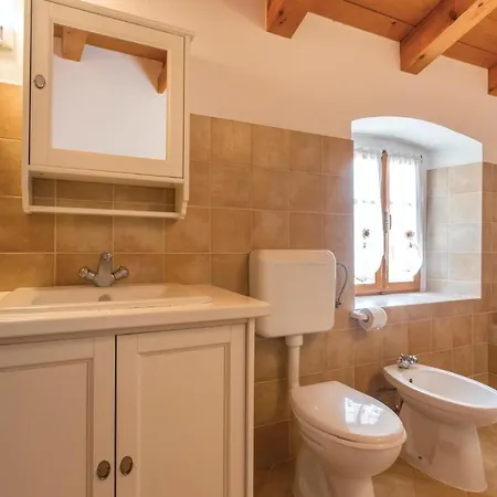 Three-bedroom In Regulici Prnjani