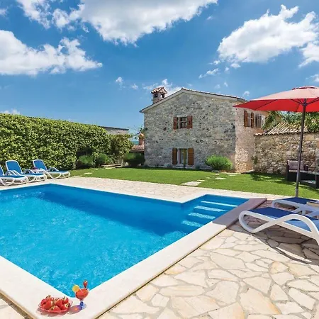 Three-bedroom In Regulici * Prnjani